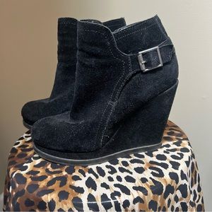 Dolce Vita suede wedge ankle booties 7.5